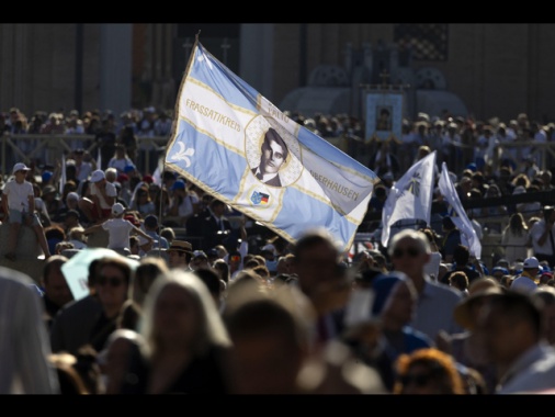 Il Papa, Frassati e Acutis proclamati santi
