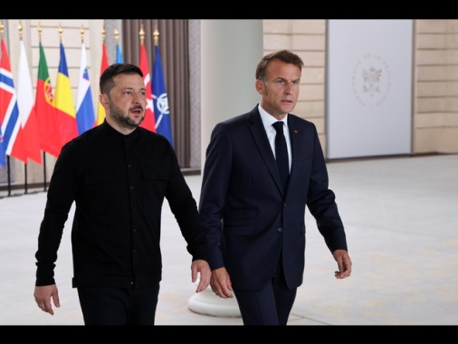 Zelensky, 'parlato con Macron, nuove misure di difesa'