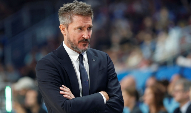 Gianmarco Pozzecco durante il match contro la Slovenia (foto Toms Kalnins/EPA)