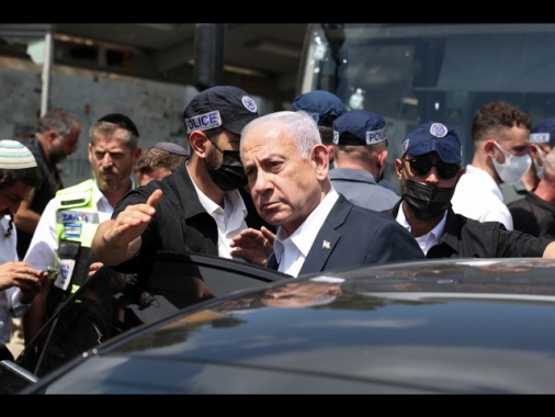 Netanyahu rinvia la testimonianza dopo attentato a Gerusalemme