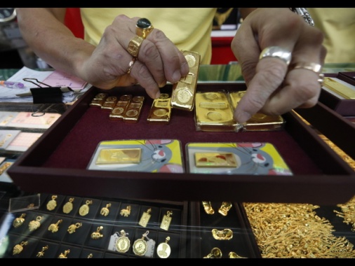 L'oro sale ancora, prezzo spot a 3.614 dollari