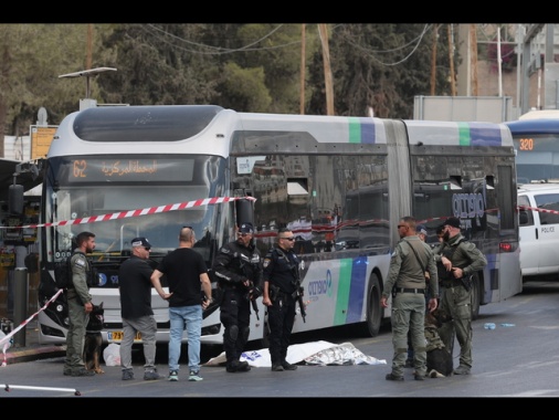 Attentato a Gerusalemme, sale a sei il numero dei morti