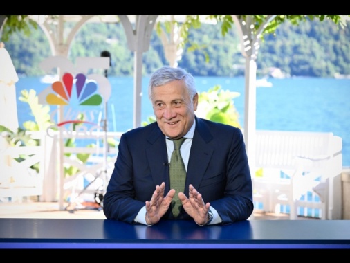 Tajani, 'si può pensare a detassazione della tredicesima'