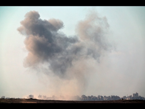 Al Jazeera, almeno 35 palestinesi uccisi a Gaza dall'alba
