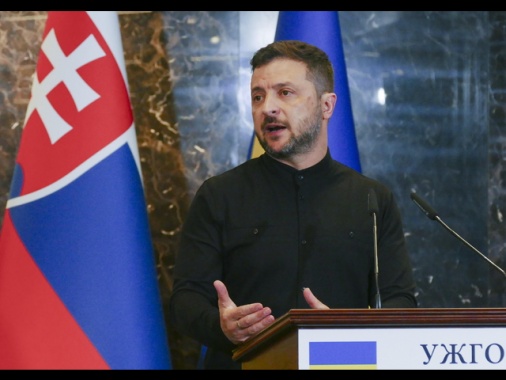 Zelensky, 8 droni verso Polonia, pericoloso precedente