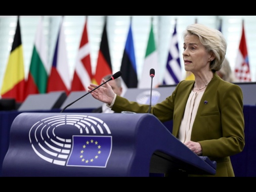 Von der Leyen, 'sospendere parte di intesa con Israele'