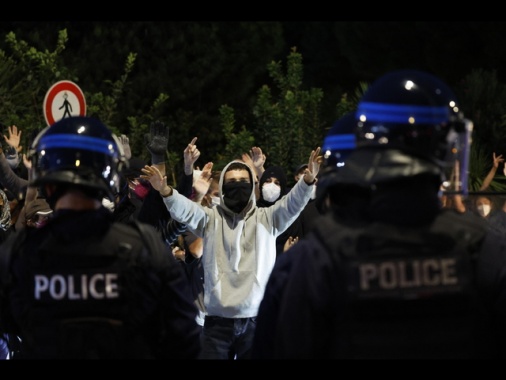 Primi 'blocchi' in Francia, 75 arresti a Parigi