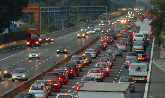 Lo svincolo di Castellanza sull’A8 resterà chiuso nelle notti di giovedì 11 e venerdì 12 settembre (foto Archivio)