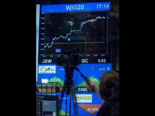 Borsa: Europa incerta alla vigilia della Bce, Parigi +0,15%