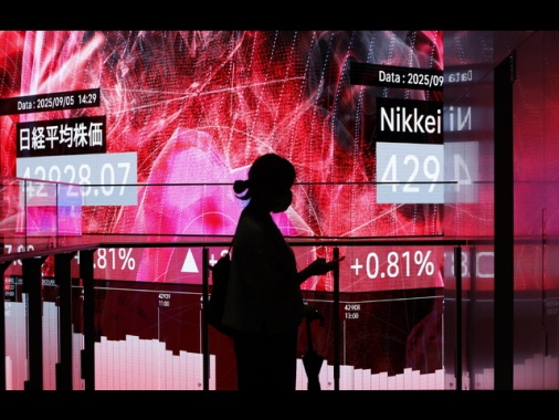 Borsa Tokyo: apertura in rialzo (+0,83%)