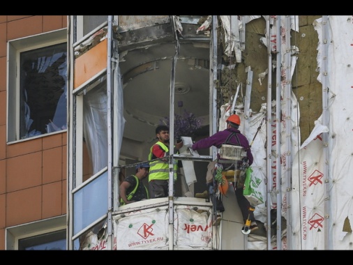 Mosca, abbattuti 221 droni ucraini durante la notte