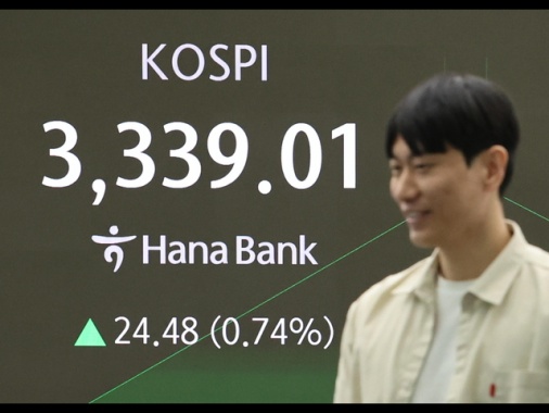 Borsa: l'Asia cresce guardando alla Fed, bene Hong Kong e Seul