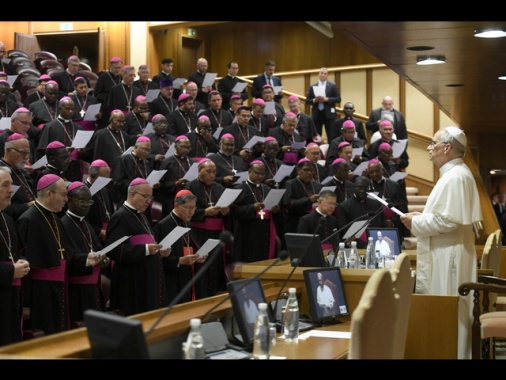 l Papa ai vescovi, 'gli abusi del clero vanno affrontati'