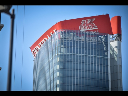 Insegna Generali pericolante, 10 indagati per crollo colposo