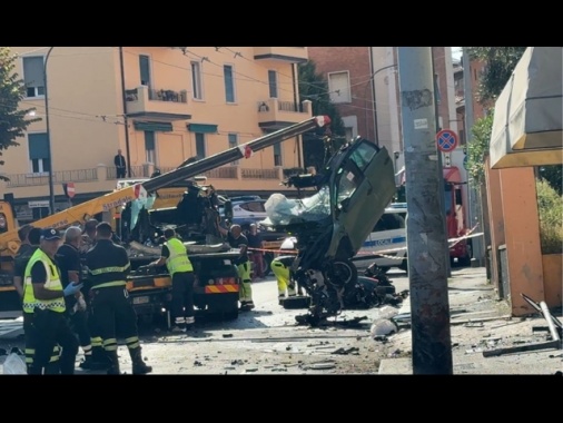 Schianto a Bologna, arrestato il giovane alla guida