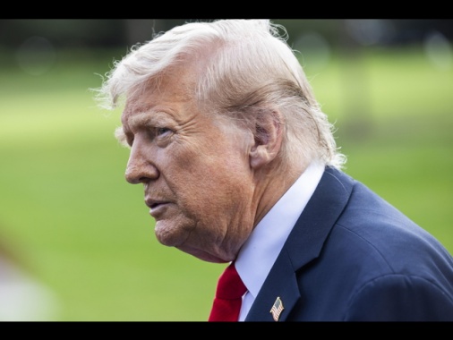 Trump, Paesi Nato smettano di acquistare petrolio russo