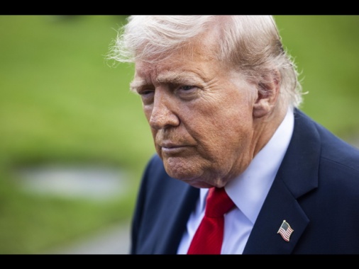 Trump, Paesi Nato impongano dazi dal 50% al 100% alla Cina