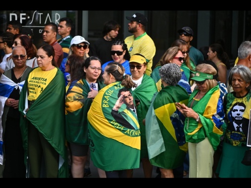 Bolsonaro lascia i domiciliari per le cure in ospedale