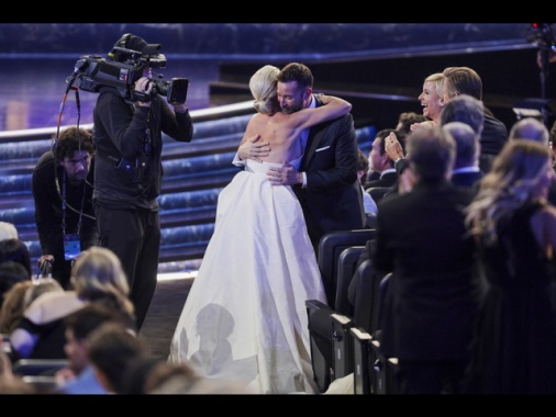 The Pitt, Adolescence e The Studio trionfano agli Emmy 2025