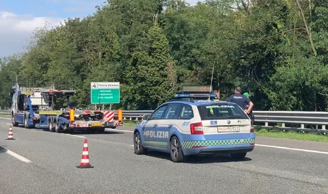 Le code, questa mattina, lunedì 15 settembre, sull’Autolaghi a causa dell’incidente