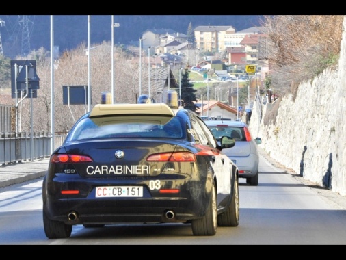 Quindicenne denuncia, 'vittima di abusi'