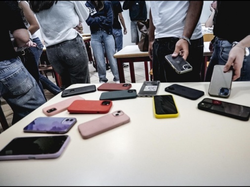 In aula senza cellulare, il primo anno disconnesso