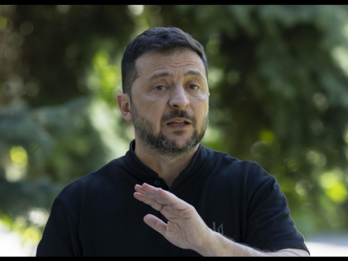 ++ Zelensky chiede a Trump 'posizione chiara' su fine guerra ++