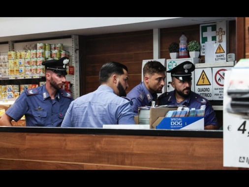 Insegue un truffatore che lo investe, è grave a Bergamo