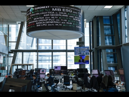 Borsa: l'Europa conferma il calo, future Usa contrastati