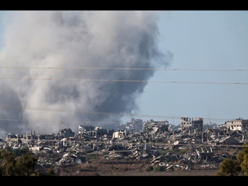 Idf, potente attacco a Gaza city, le truppe sono entrate