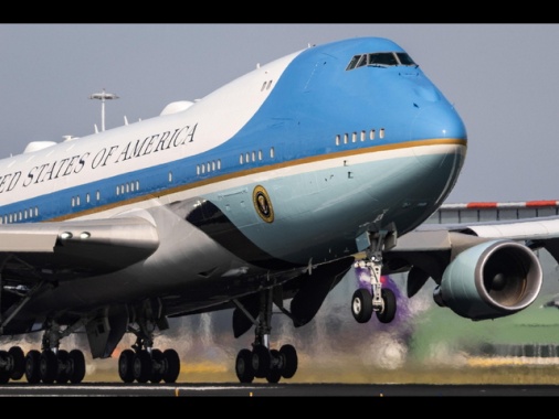 Trump atterra a Londra,al via la visita di Stato bis in Gb