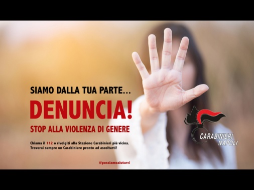 'Sei grassa e brutta' e picchia moglie e figlia, arrestato