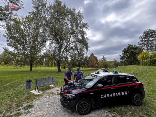 Ragazzino di 14 anni accoltellato al parco, arrestato 15enne