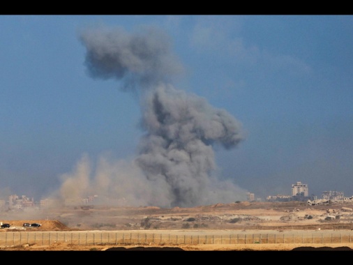 'Bombe Israele vicino a ospedali, 83 morti dall'alba'