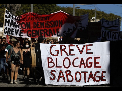 Tafferugli a cortei e proteste in Francia, oltre 50 fermi