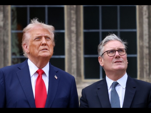 Starmer a Trump, aumentare pressione su Putin, pace a Gaza