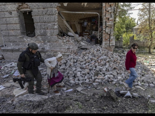 Ucraina, 5 morti in un raid russo sul Donetsk