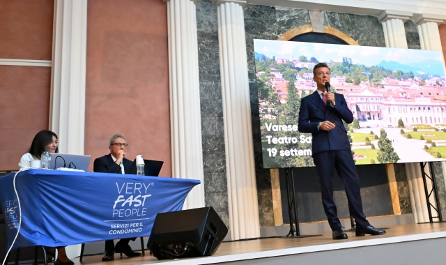 L’incontro di questa mattina al Teatro Santuccio a Varese (foto Puricelli)