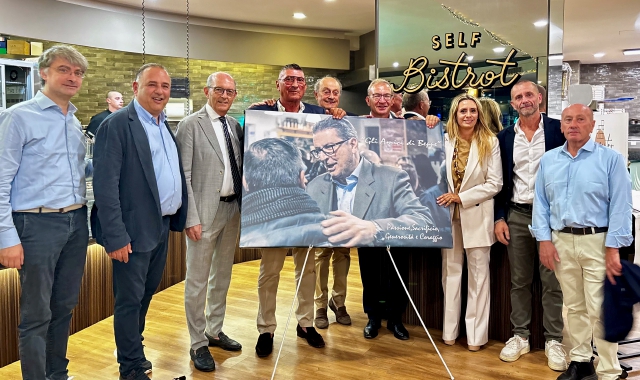 La serata benefica al Fuoricentro di Gallarate, organizzata dalla famiglia in memoria del politico e amico di molti Giuseppe De Bernardi Martignoni