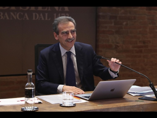 I vertici Mediobanca apportano 727mila azioni all'opas Mps