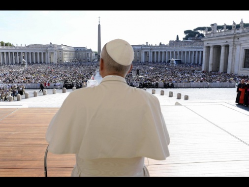 Il Papa, 'non c'è giustizia se condizioni di vita sono disumane'