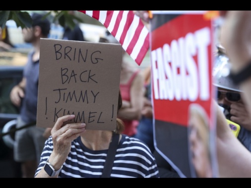 Casa Bianca critica Obama su Kimmel, 'non sa di cosa parla'
