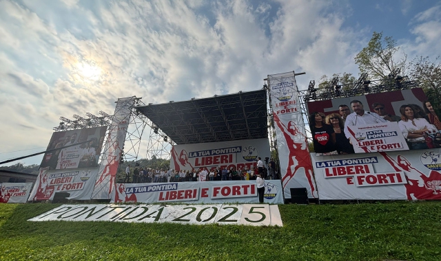 Il palco del raduno a Pontida