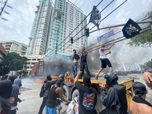 Proteste nelle Filippine, 49 arresti, 70 agenti feriti