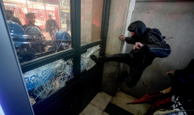Corteo Pro Pal, scontri alla stazione centrale di Milano