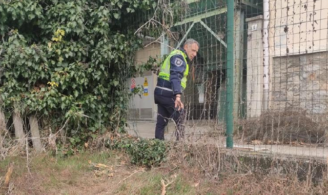 L’area della ex Alfatherm, oggi rifugio per sbandati, è stata sgomberata più volte in passato (foto Archivio)