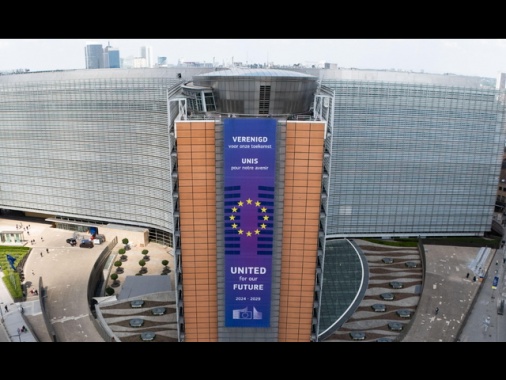 L'indice Pmi composito dell'Eurozona sale a 51,2 punti