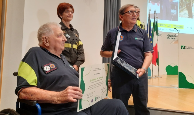 Gualtiero, al servizio del prossimo per 73 anni: l’emozione e il premio