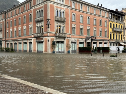 Nel Comasco per il maltempo ancora frane, città sott'acqua