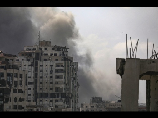 Wafa, 33 palestinesi uccisi dall'alba dai raid a Gaza